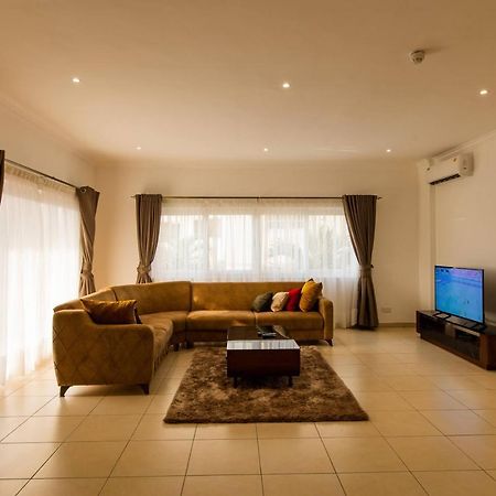 Accra Fine Suites - Holi Flats Airport Residential Экстерьер фото
