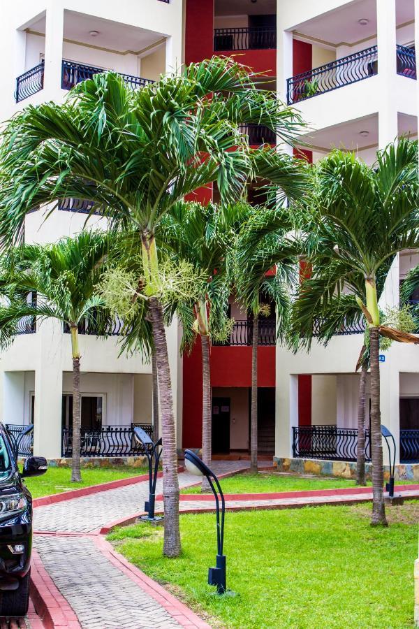 Accra Fine Suites - Holi Flats Airport Residential Экстерьер фото