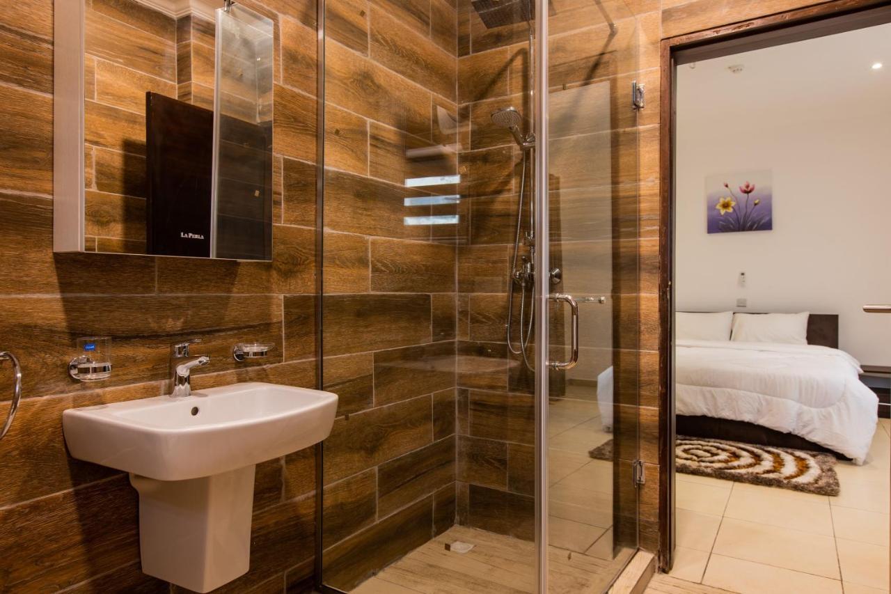 Accra Fine Suites - Holi Flats Airport Residential Экстерьер фото